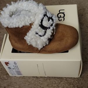 UGG  mini booties